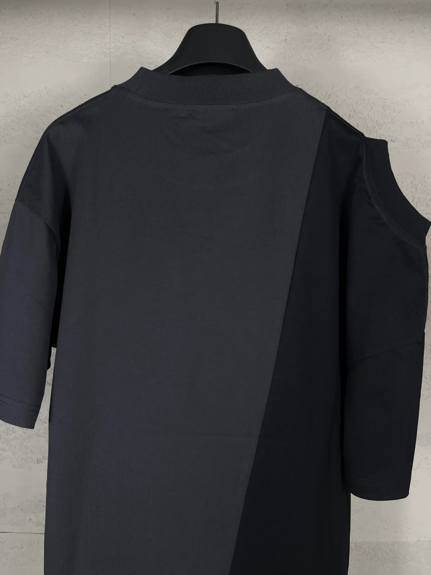 【 . Quality】BALENCI*GA/ .SS 25 LOGO T . . Authentic ， ！ ZP 。 260 ， . ， ， 。 . ， 。 OS . ：BL 253636 ： Size：XS S M L